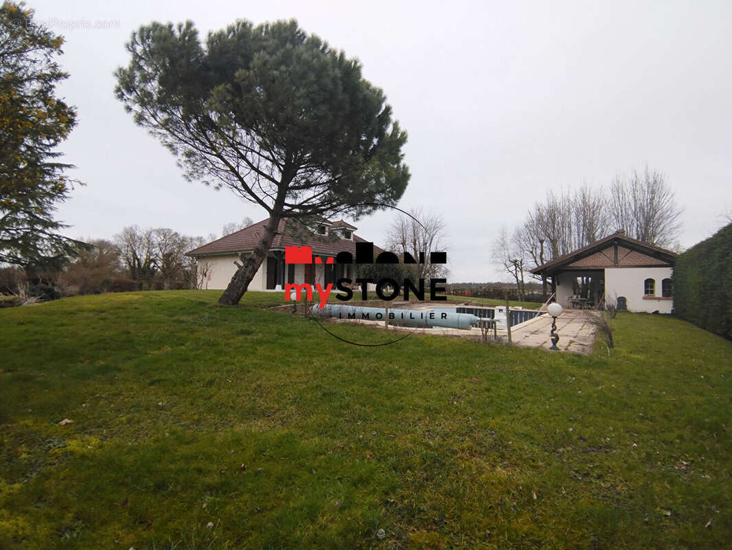 Maison à SAINT-JULIEN-SUR-VEYLE