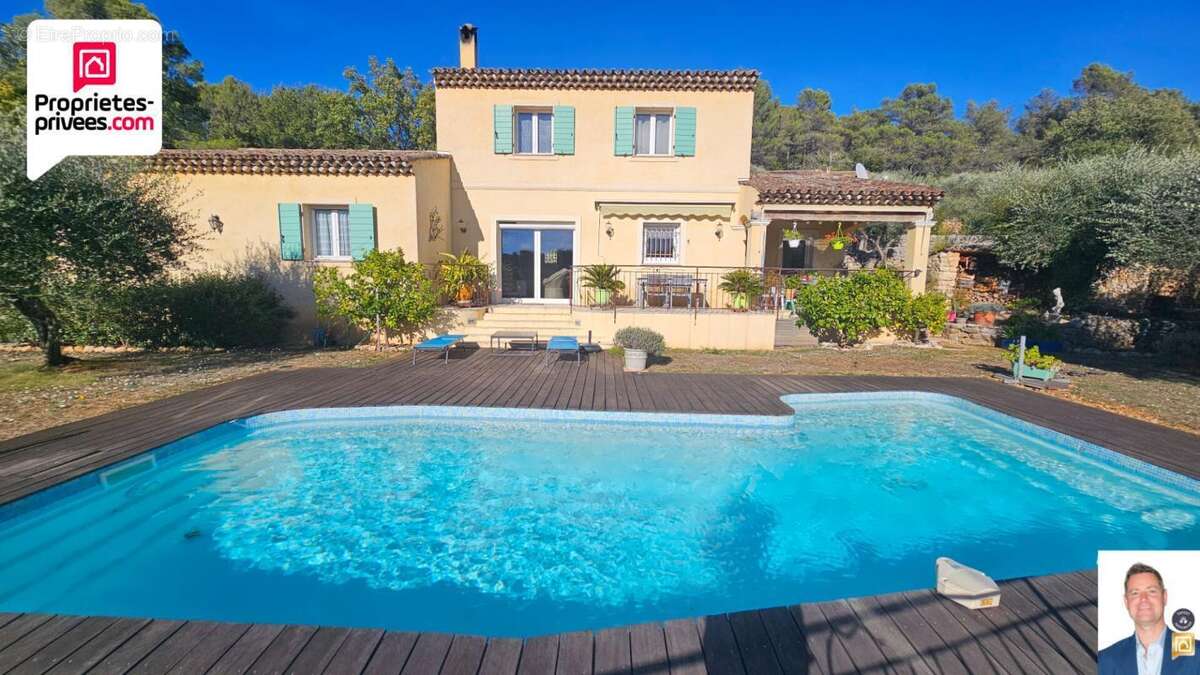 Maison à SAINT-CEZAIRE-SUR-SIAGNE