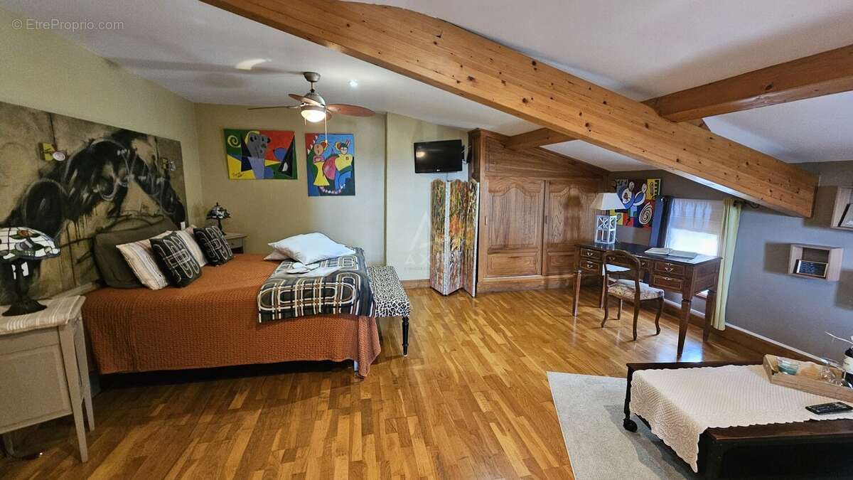 Maison à SAINT-EMILION