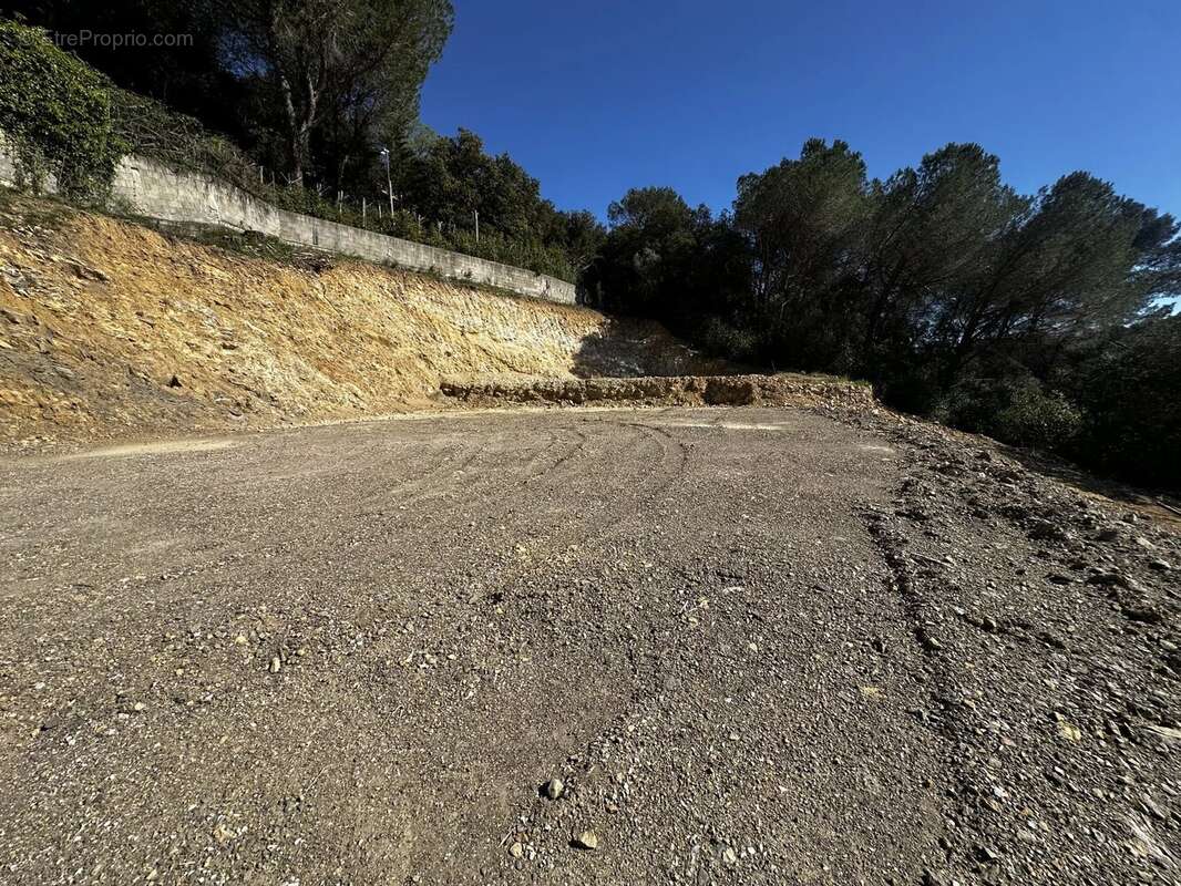 Terrain à SAINT-GEORGES-D'ORQUES