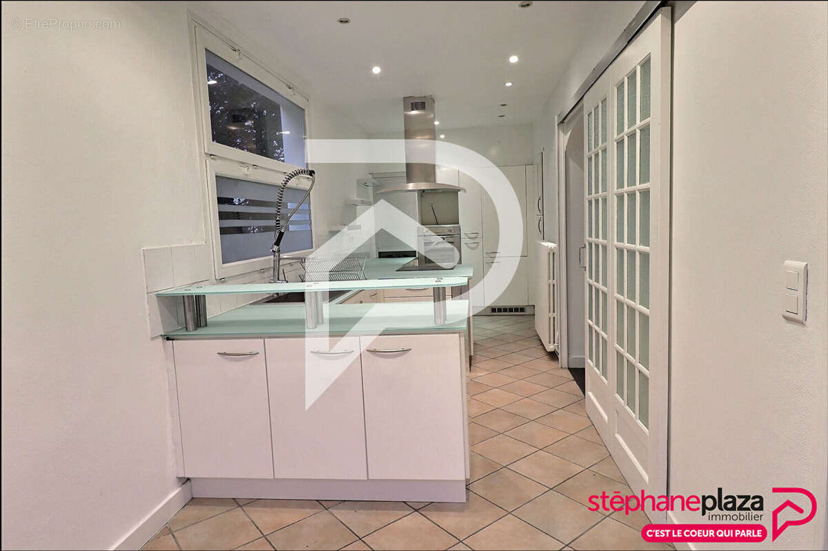 Maison à LE MESNIL-LE-ROI