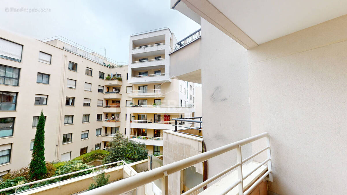 Appartement à PARIS-19E