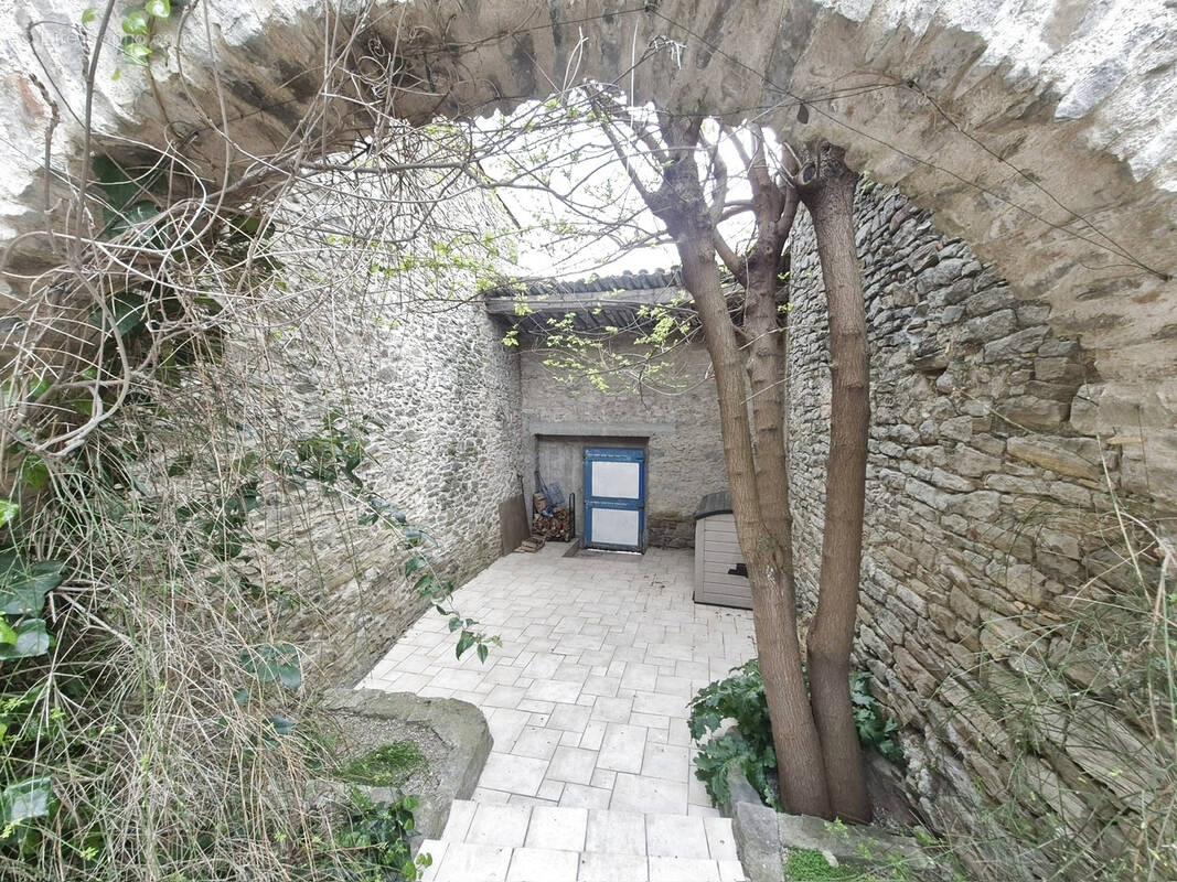 Maison à LA LIVINIERE