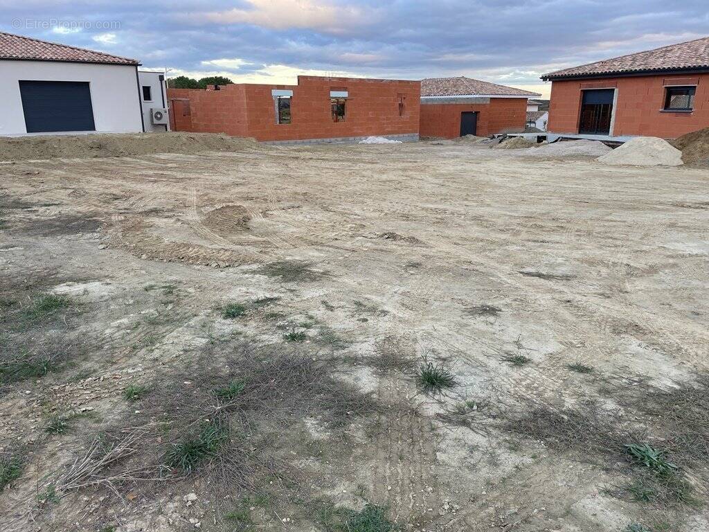 Terrain à SAINT-GENIES-DE-FONTEDIT