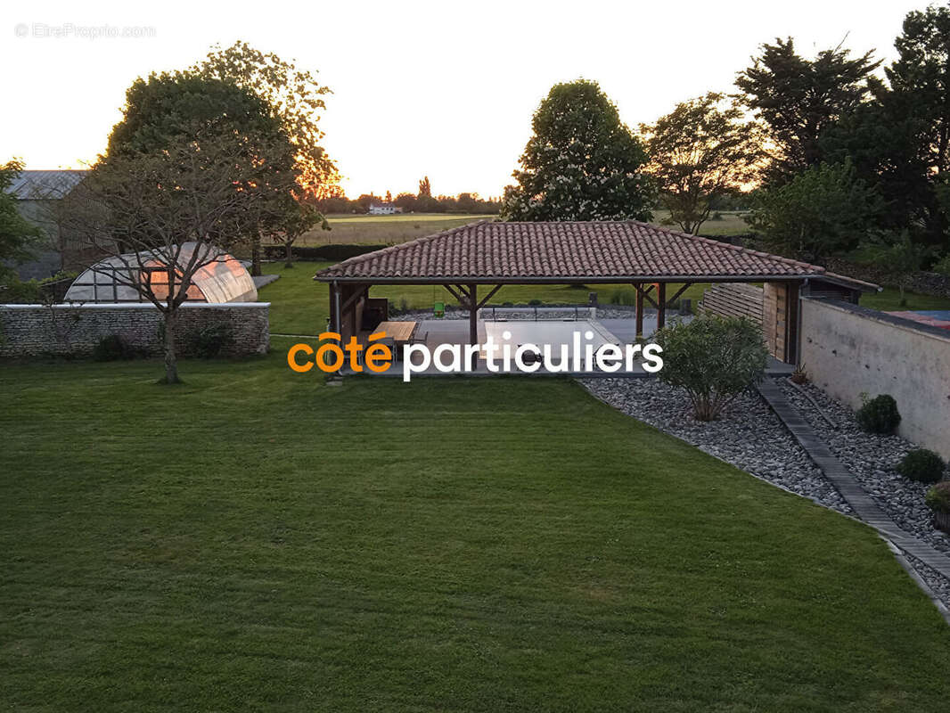 Maison à VOUILLE-LES-MARAIS