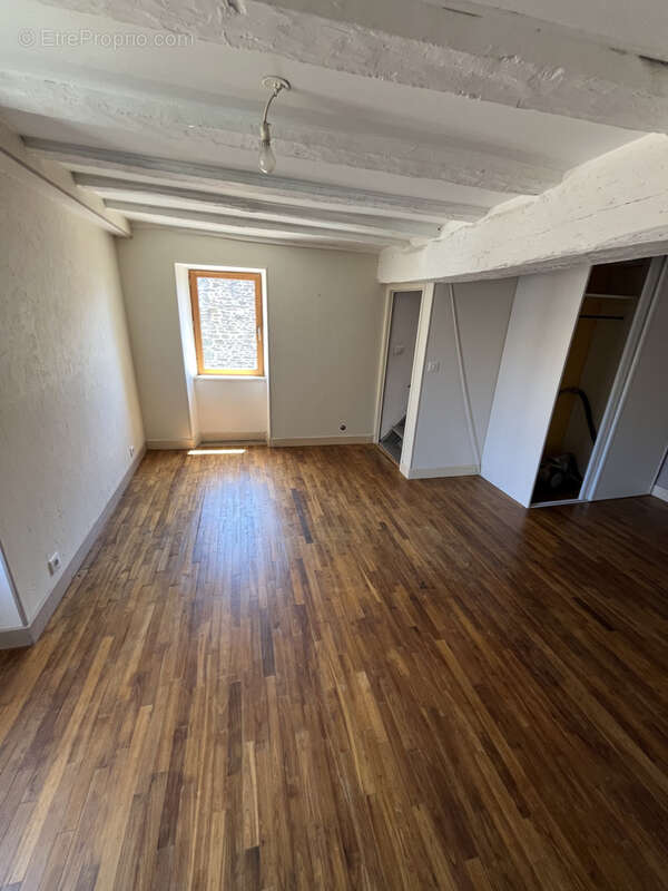 Maison à COMPREIGNAC