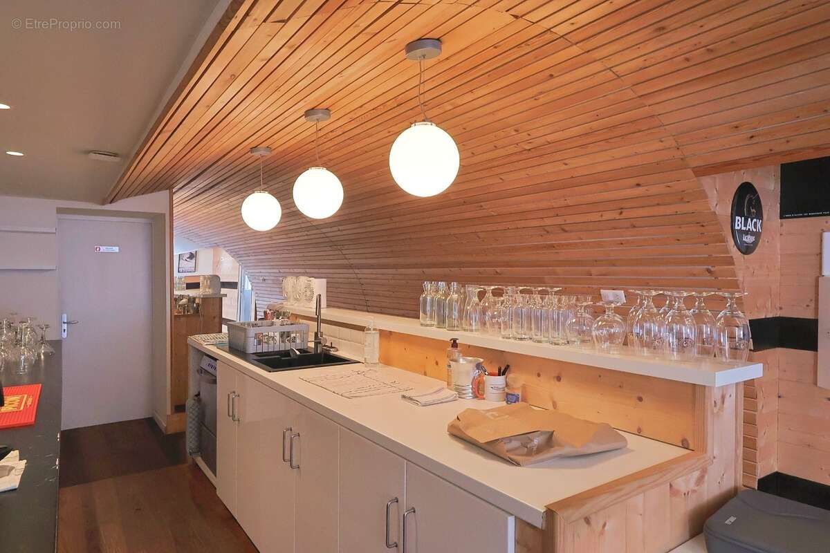 88540 BUSSANG – Local commercial de plain-pied avec terrasse au cœur du village - photo 3
