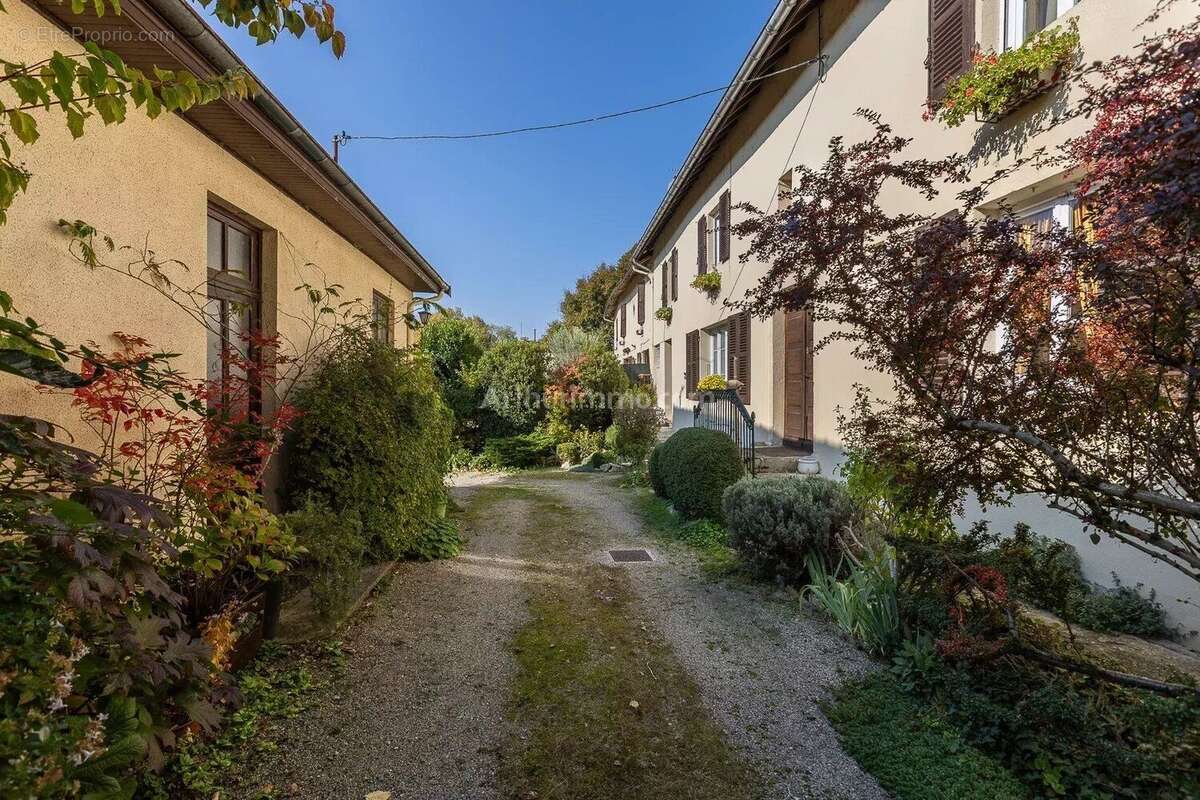 Maison à BREGNIER-CORDON