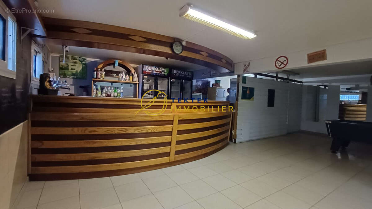 Commerce à PETITE-ILE