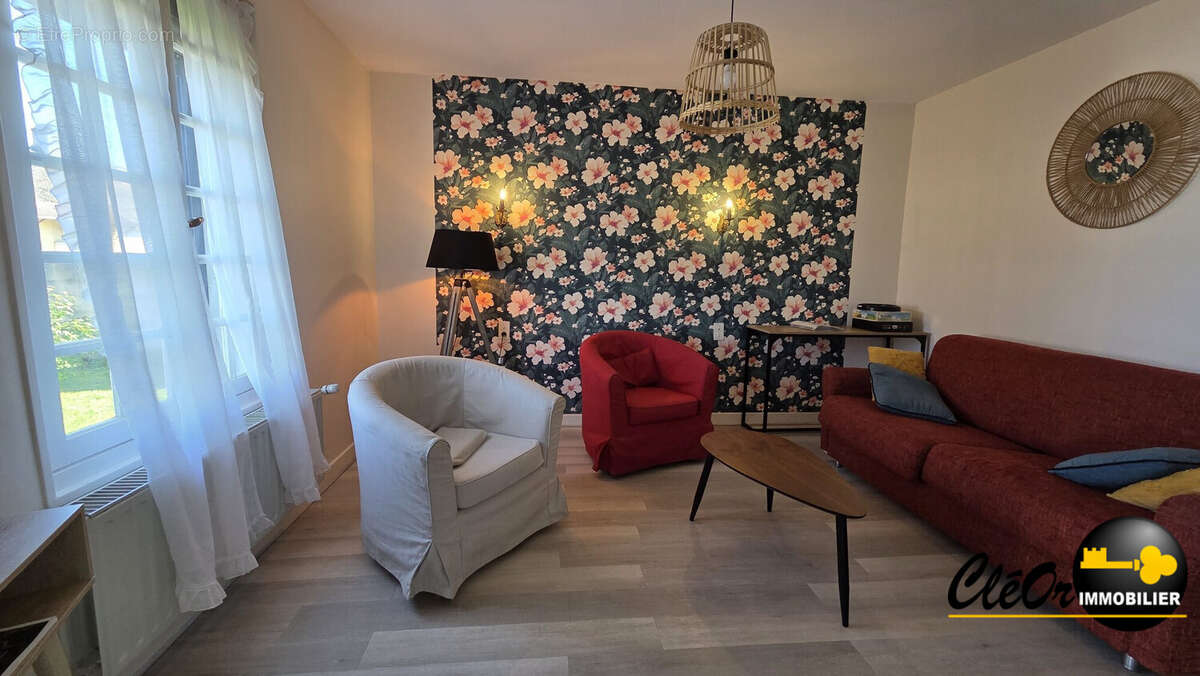 Maison à LAYS-SUR-LE-DOUBS