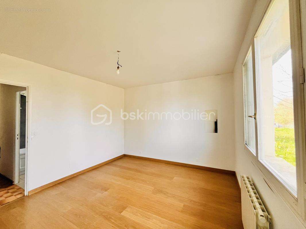 Maison 5 chambres, vie de plain-pied, sous-sol complet - photo 7