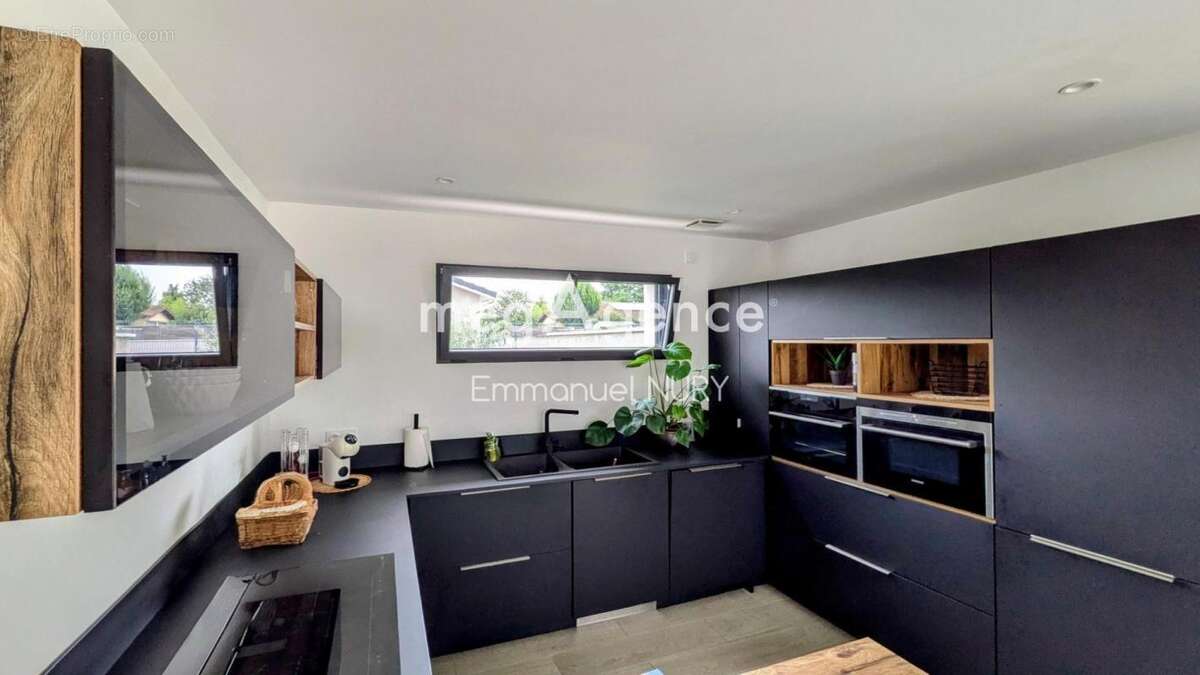 Maison à FONTAINES-SAINT-MARTIN