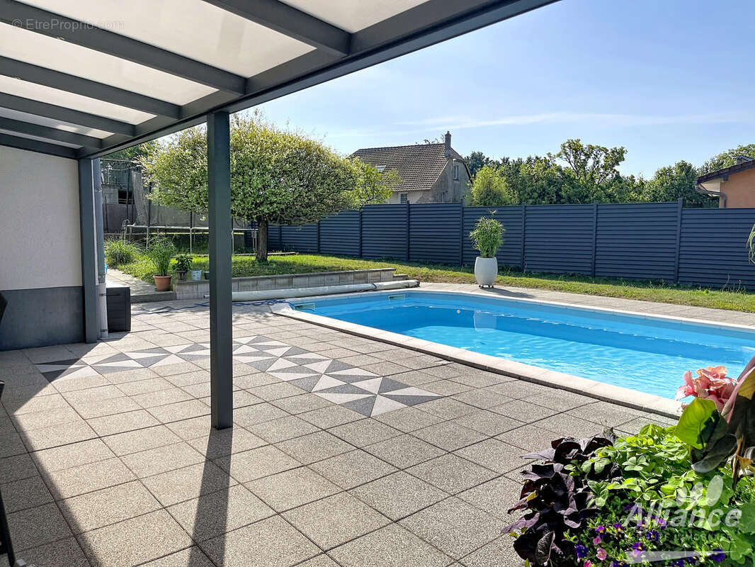 Maison de 151 m2 avec piscine sur un terrain de 1474m2 - photo 15