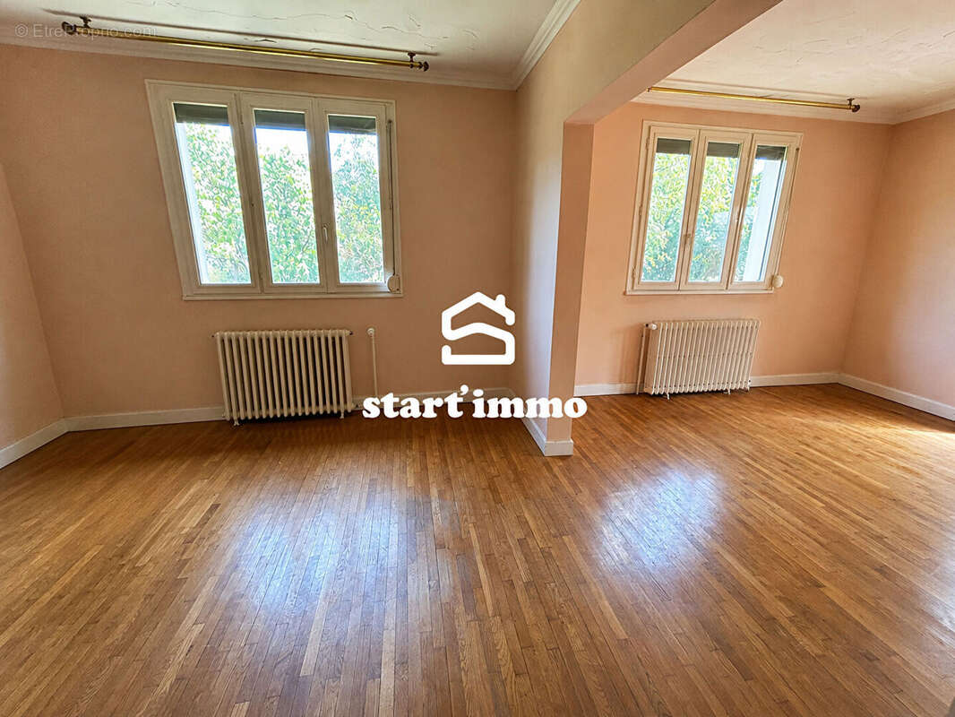 Maison à LA VEZE