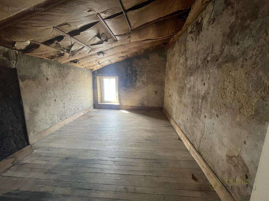 Maison à MOZAC