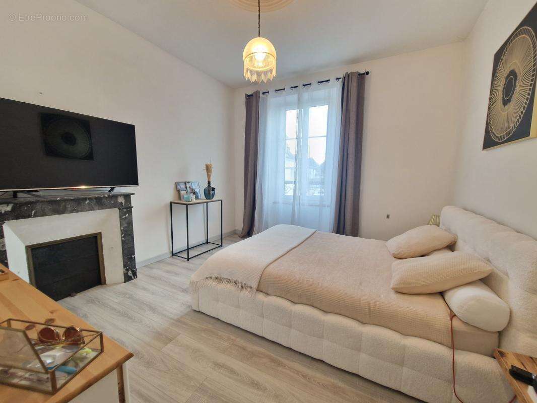 Maison à MONTFORT-LE-GESNOIS