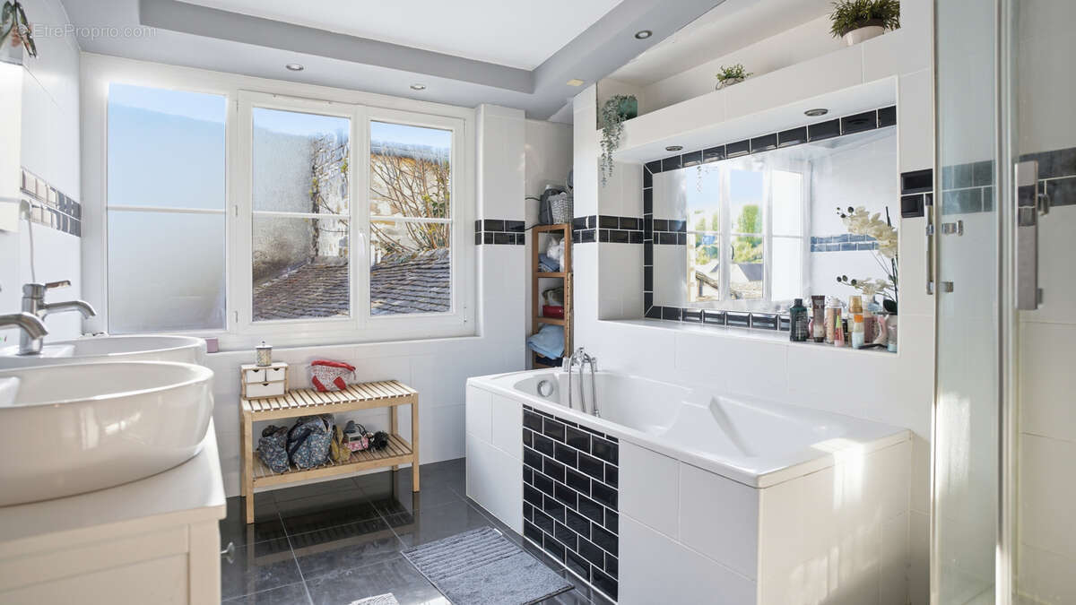 Maison à MONTIGNY-SUR-LOING