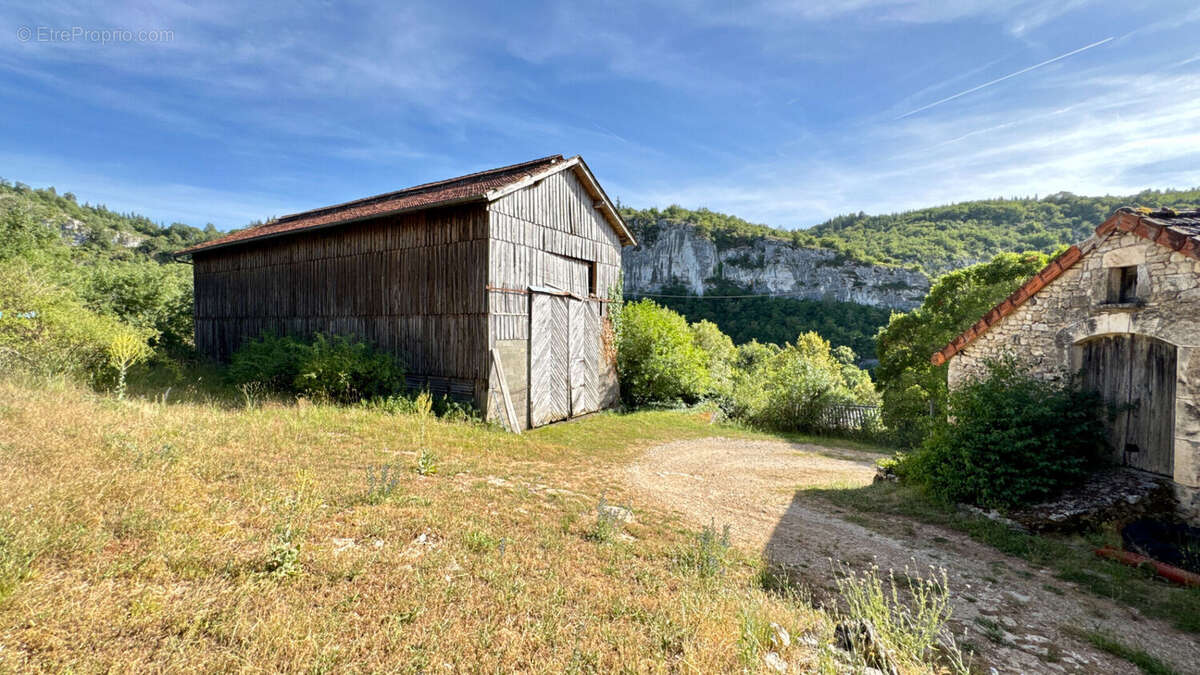Corps de ferme 7 bâtiments sur 8 ha - photo 16