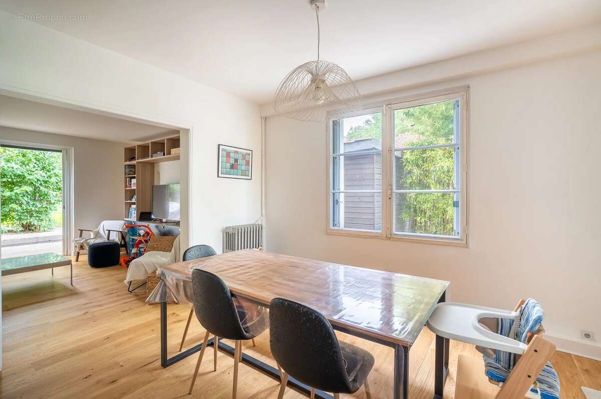 Maison à VILLENAVE-D'ORNON