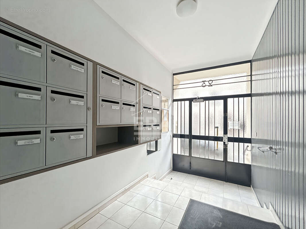 Appartement à MARSEILLE-5E
