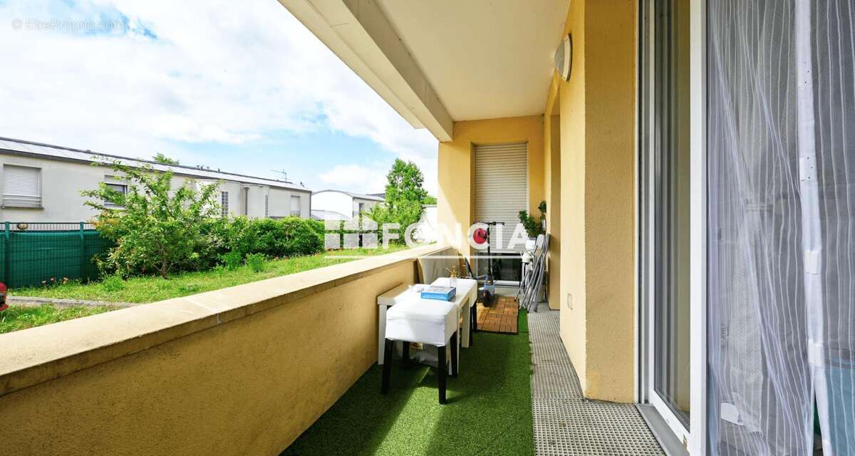 Appartement à CHANTELOUP-LES-VIGNES