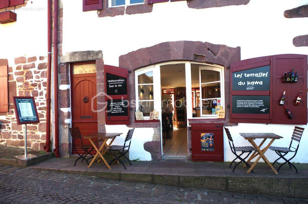 Commerce à SAINT-JEAN-PIED-DE-PORT