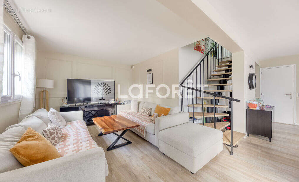 Maison à OZOIR-LA-FERRIERE