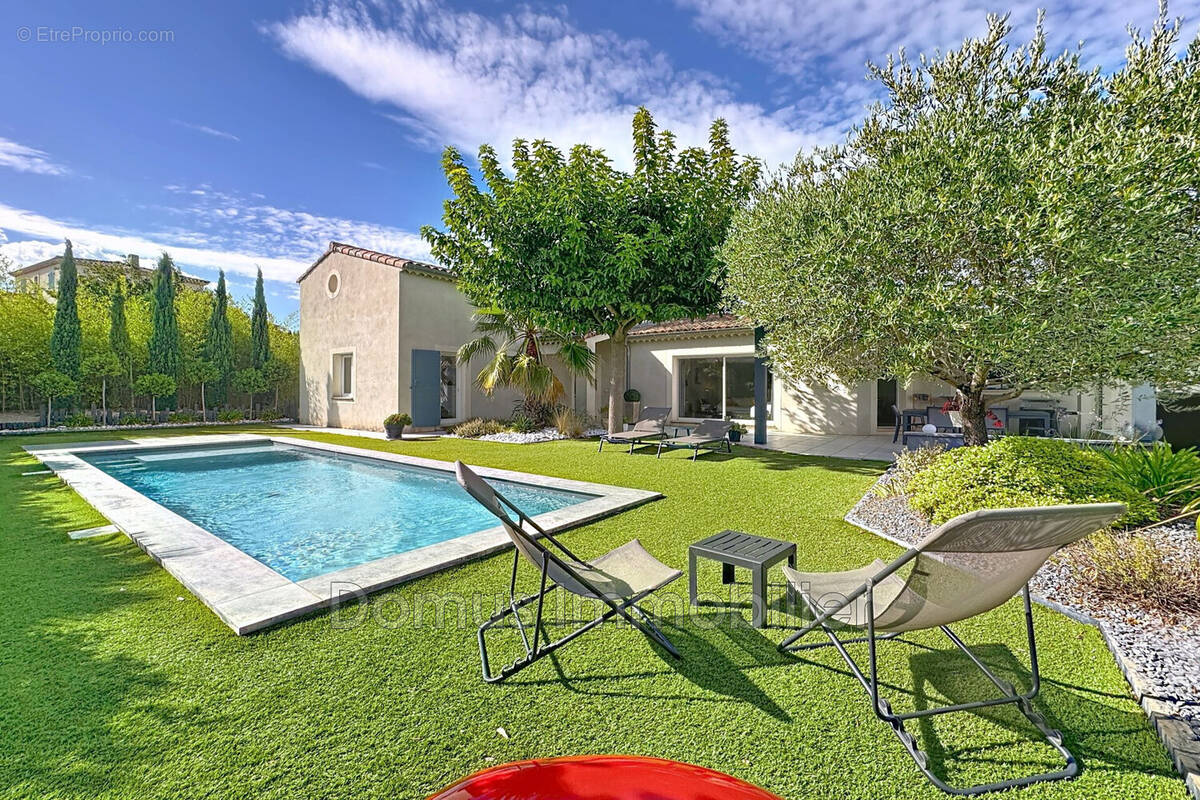 Maison à SAINT-SATURNIN-LES-AVIGNON
