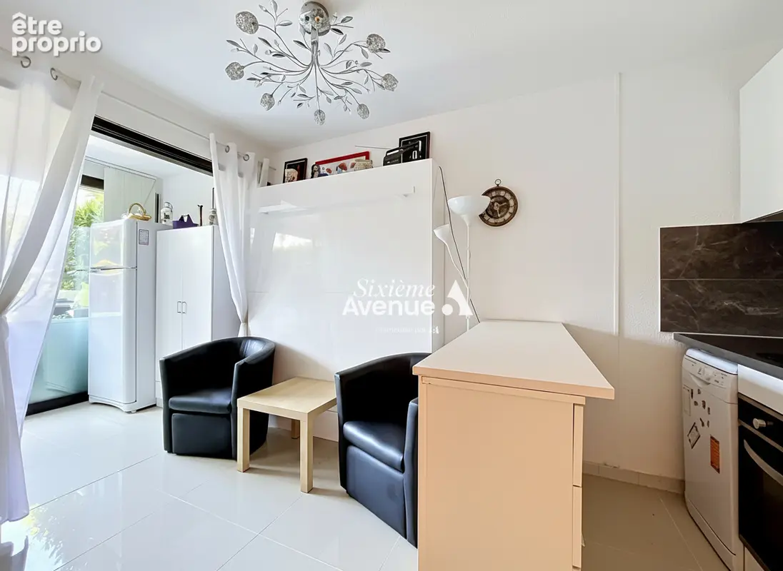 A VENDRE A MANDELIEU appartement 2 pièces en rez-de-jardin avec cave et place privative - photo 6