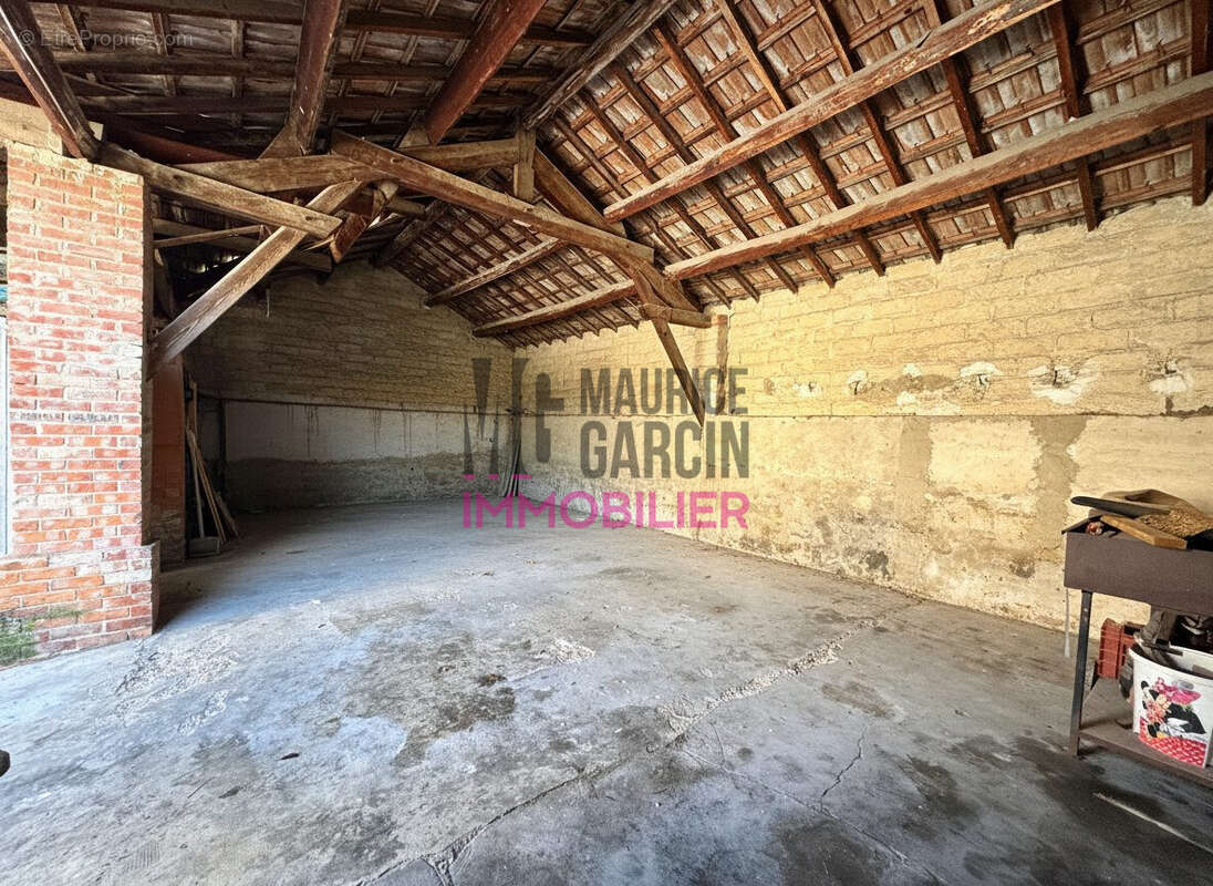 Appartement à PERNES-LES-FONTAINES