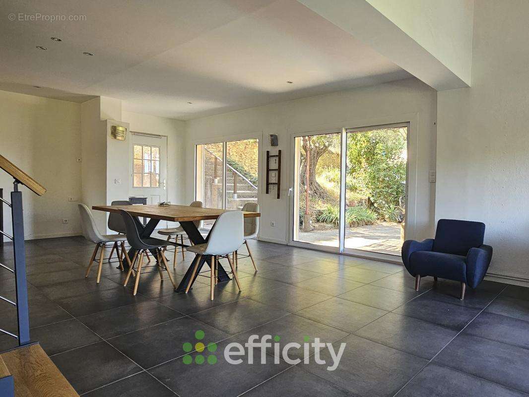 Maison 187 m² à Ceyreste  - photo 2