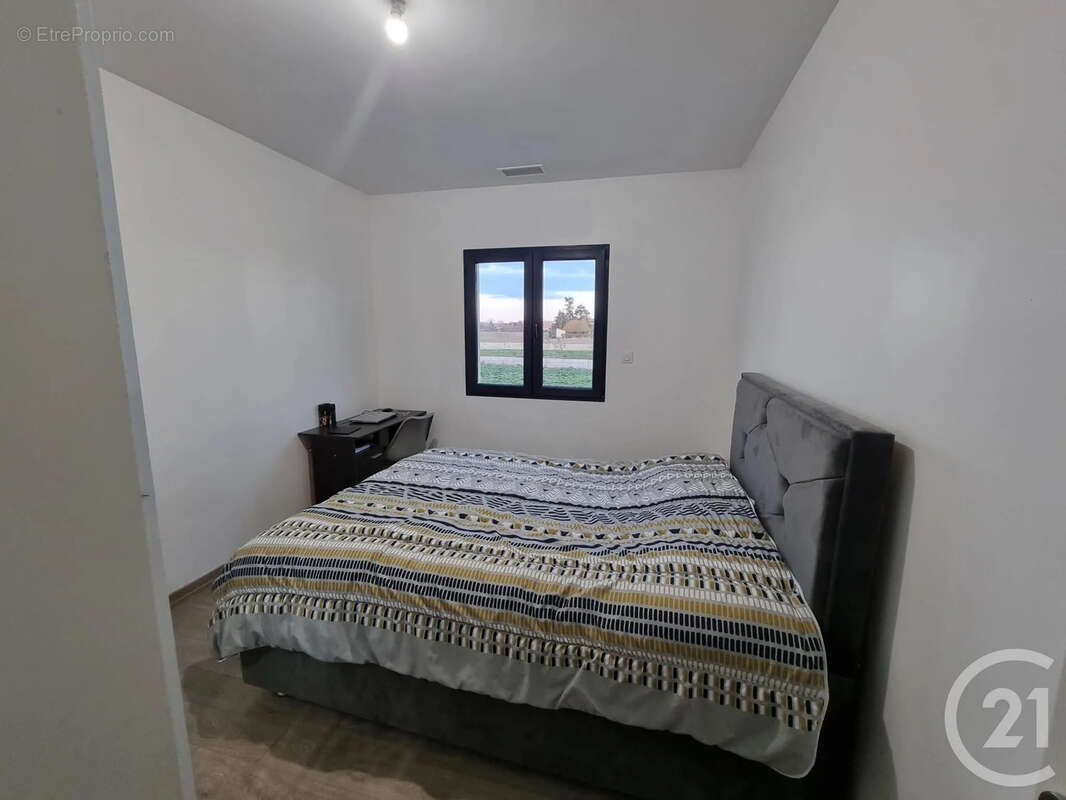 Maison à SAINTE-COLOMBE-EN-BRUILHOIS