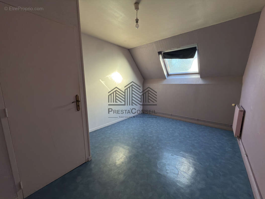 Maison à LES DAMPS