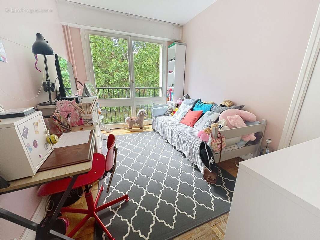 Appartement à VILLE-D'AVRAY