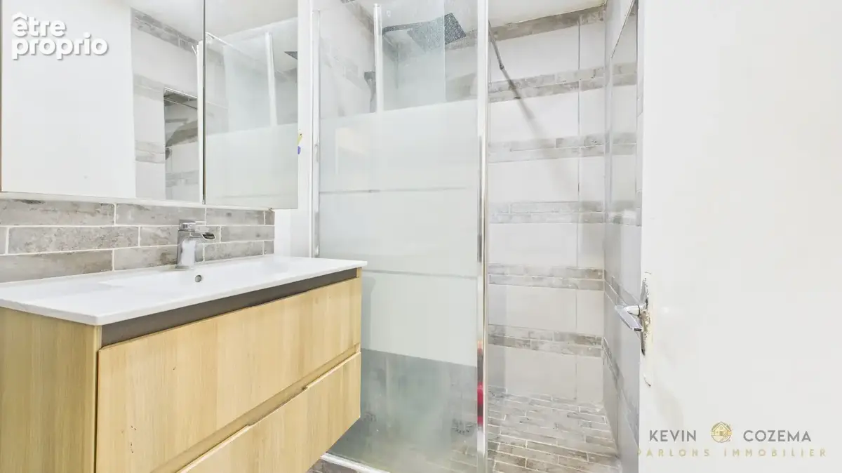 Appartement 3 pièces 70m2 - Proche Gare RER  D - photo 7