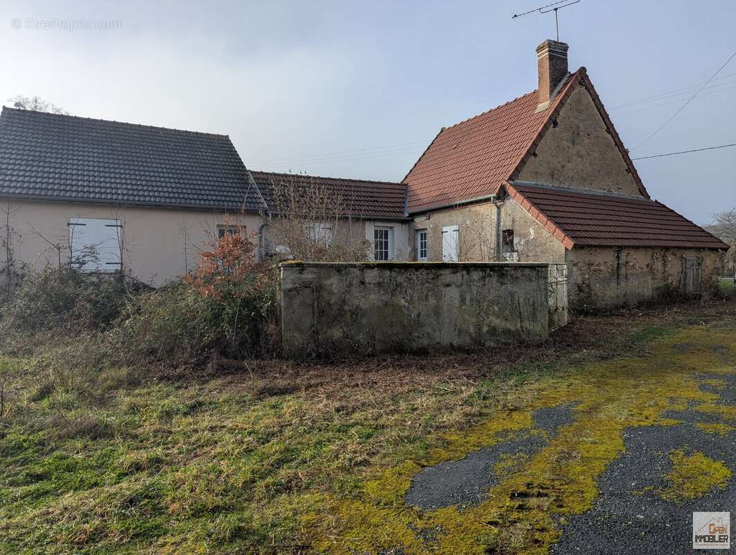 Maison à CROZON-SUR-VAUVRE