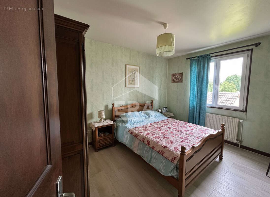 Maison à VERCEL-VILLEDIEU-LE-CAMP