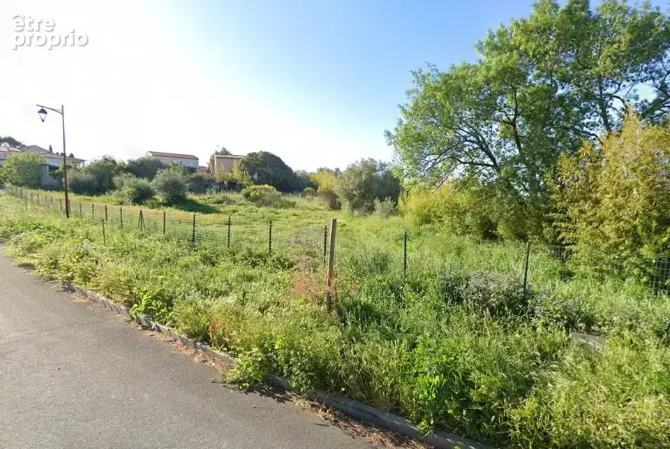Terrain à QUARANTE