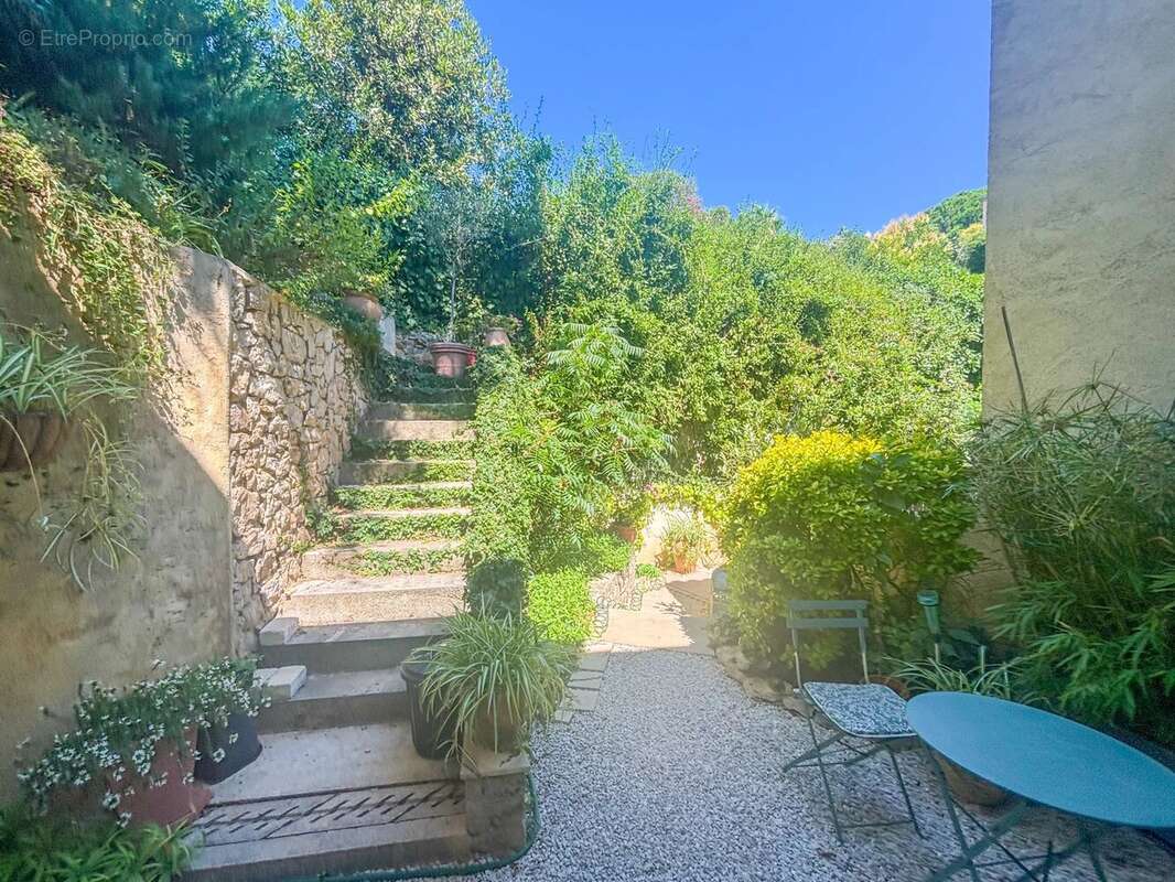 NICE-LANTERNE: Maison 4-5 pièces avec jardin - photo 28