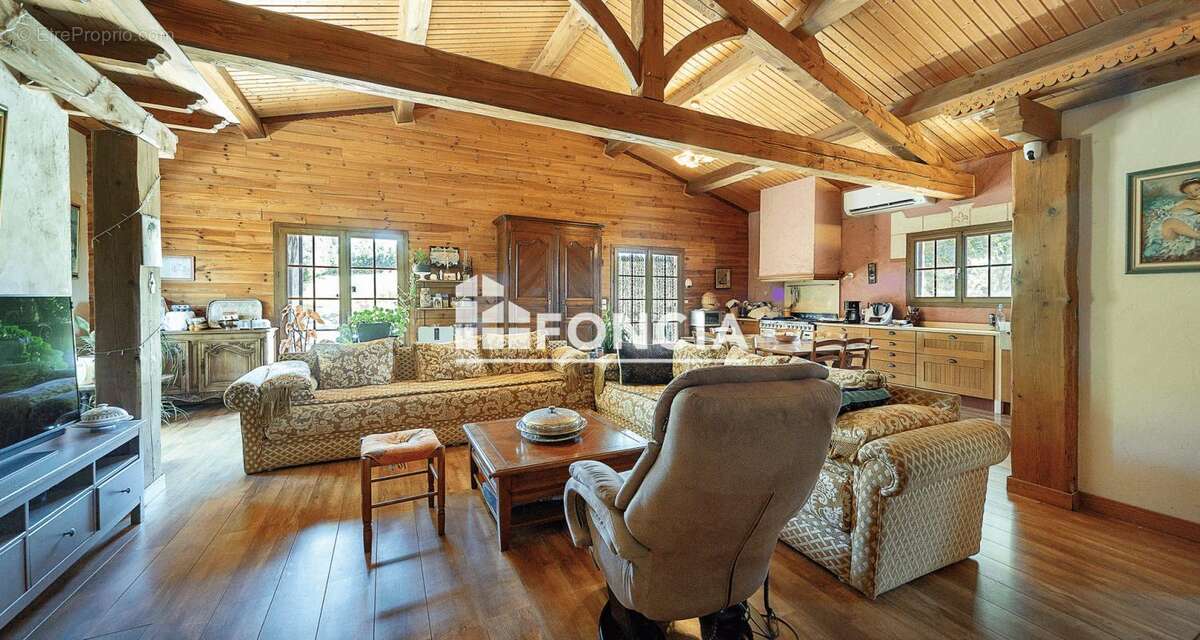 Maison à LA POMAREDE