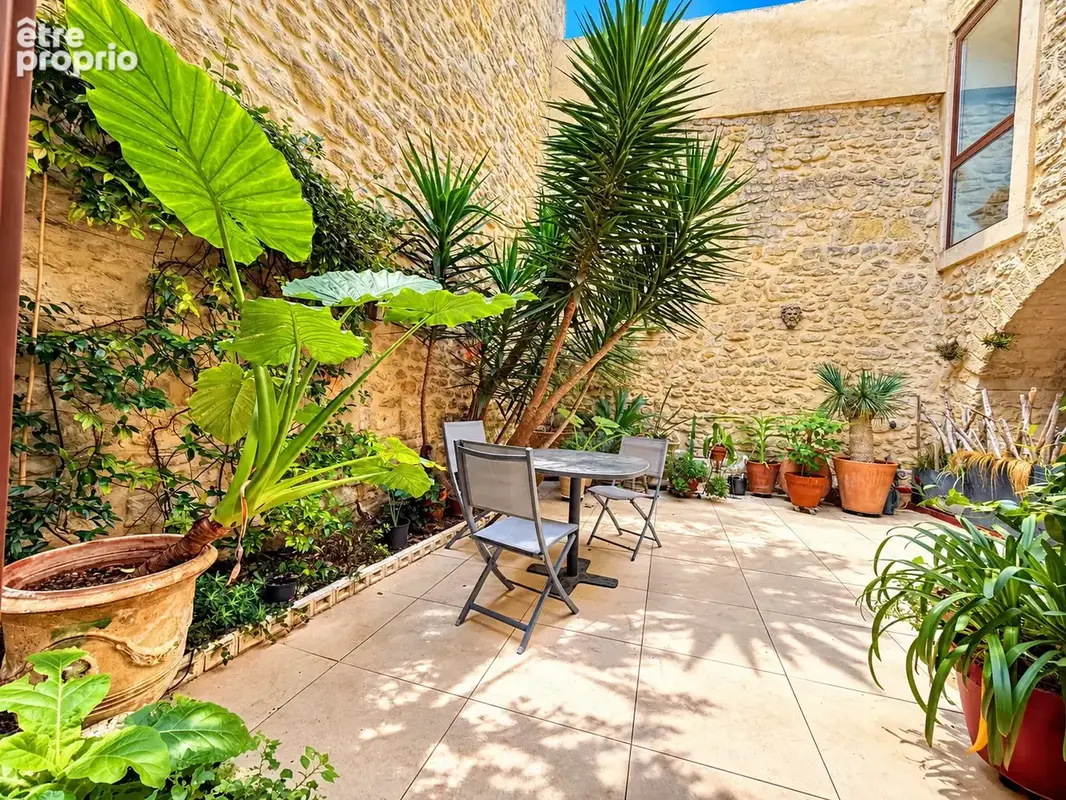 VILLEVIEILLE, RARE en hyper centre , Belle maison de type T5, atelier d'artiste, remise, Beau patio, cuisine d - photo 2