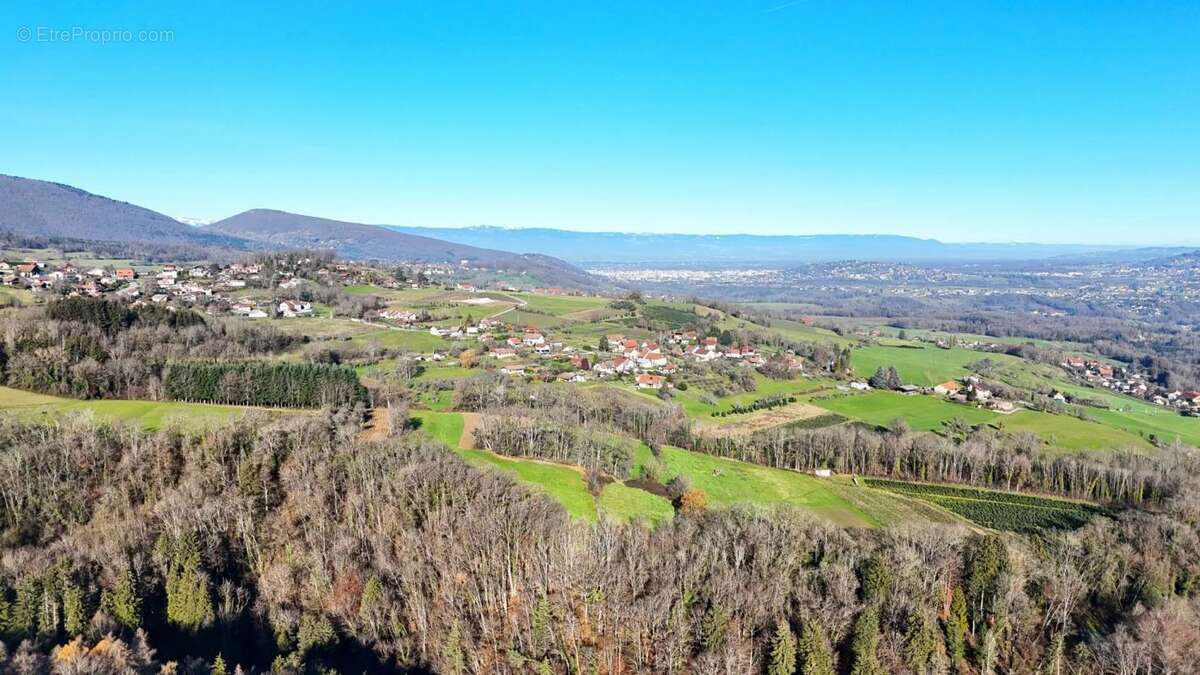 Maison à PERS-JUSSY