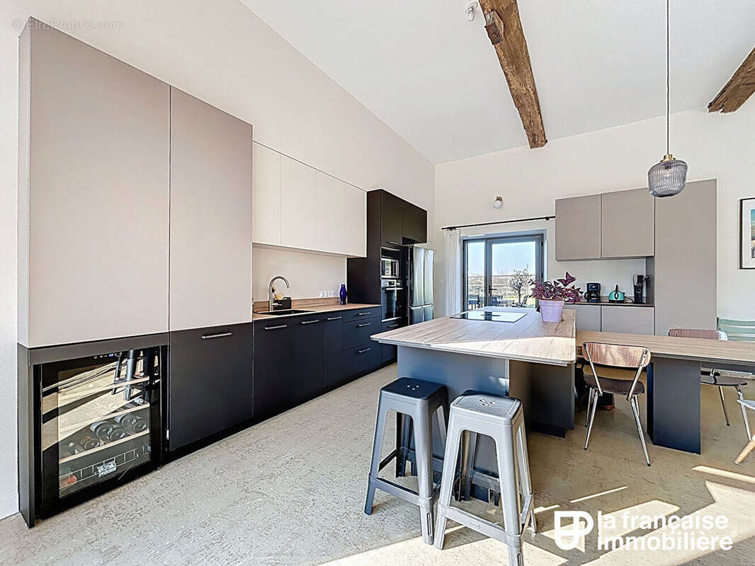 Maison à VEZIN-LE-COQUET