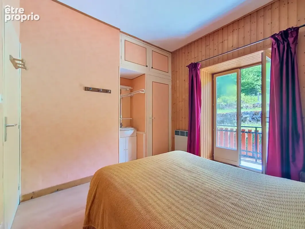 Entre Annecy et Aix-les-Bains,  maison familiale avec jardin, dépendances et beau potentiel - photo 13
