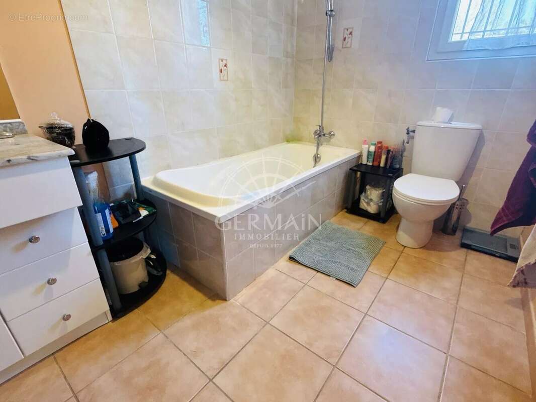 Maison à L'ISLE-SUR-LA-SORGUE