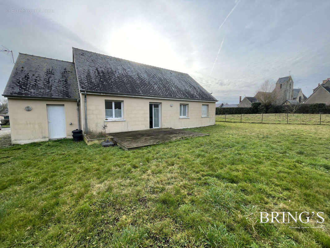 Maison à MESLAY-DU-MAINE