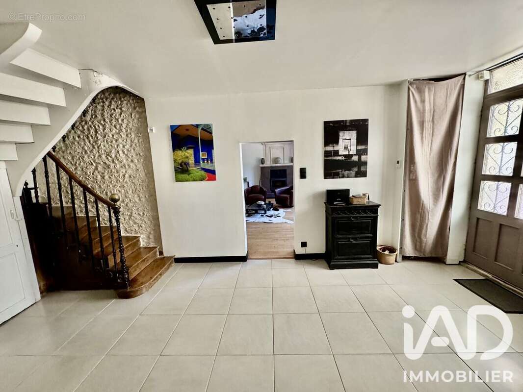 Maison 153 m² à Guimps  - photo 7