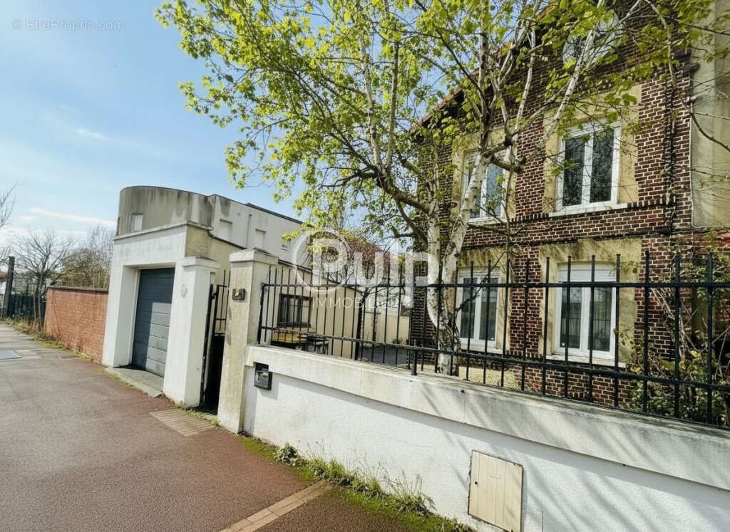 Maison à MONTIGNY-EN-GOHELLE