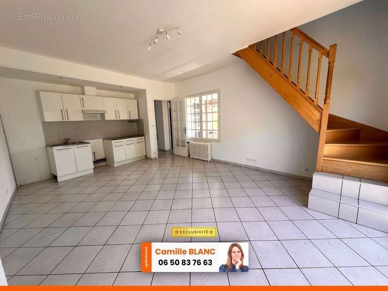 Appartement à JOUY
