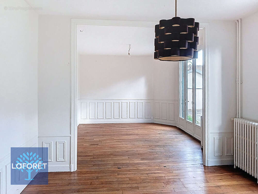 Maison à VERT-LE-GRAND